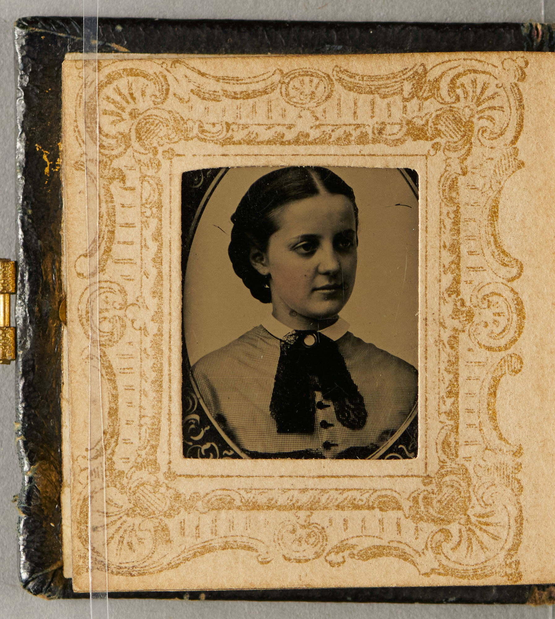 Portrait Album of Gem Photographs | Isabella Stewart Gardner Museum