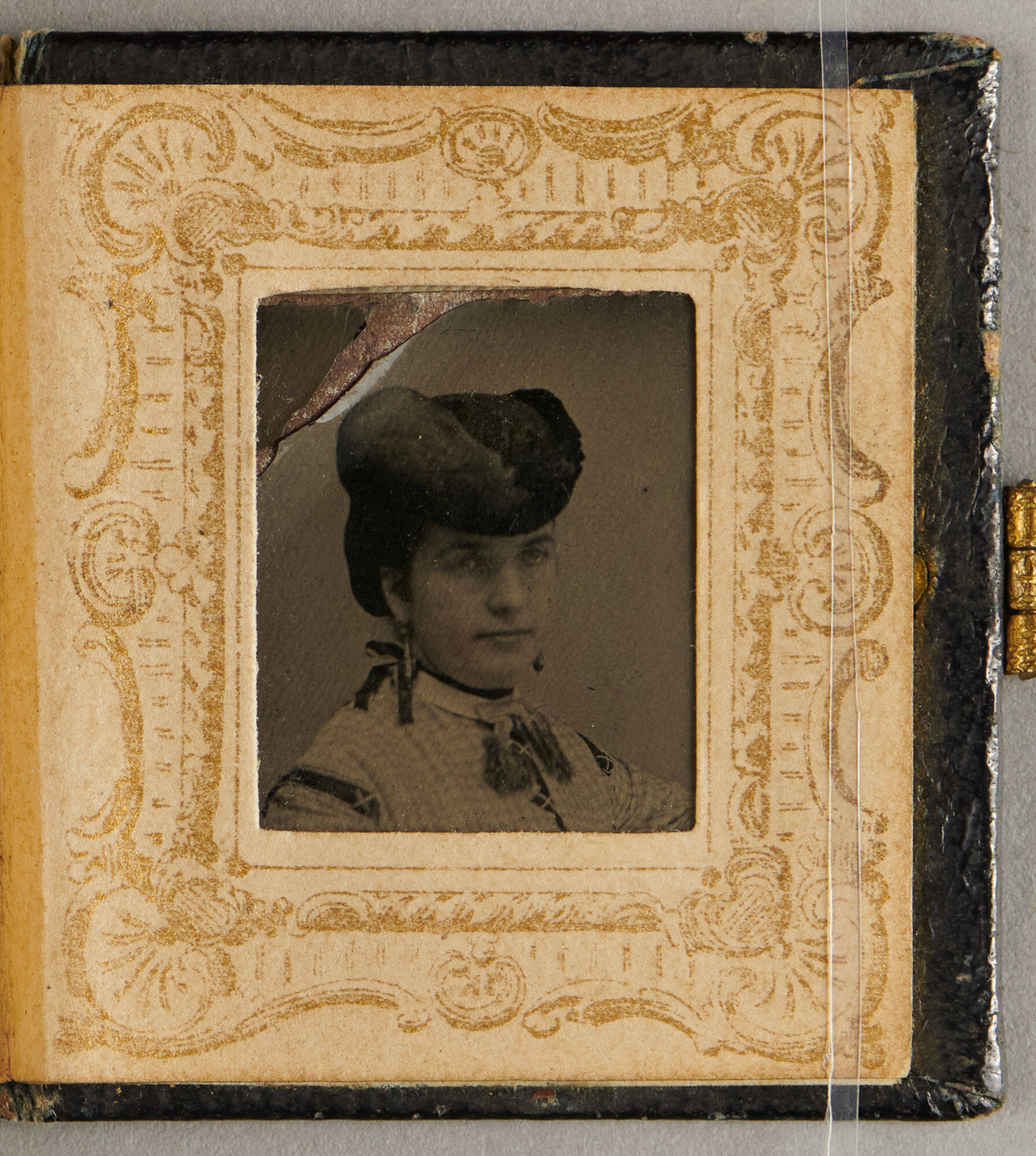 Portrait Album of Gem Photographs | Isabella Stewart Gardner Museum