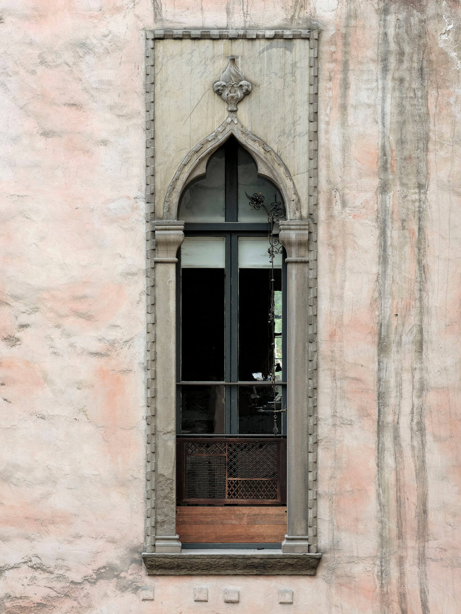 Window Frame | Isabella Stewart Gardner Museum