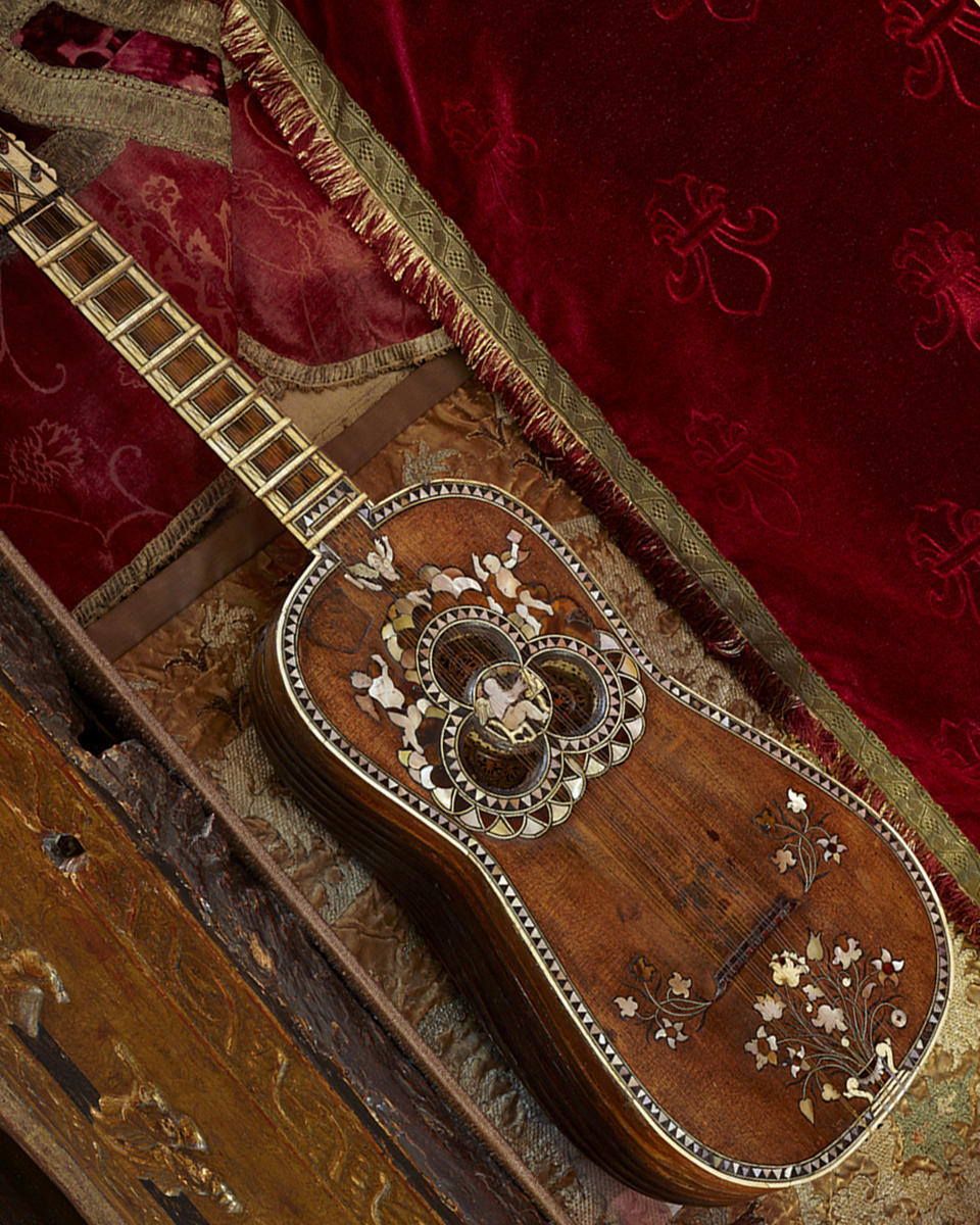 Guitar in the Raphael Room after treatment