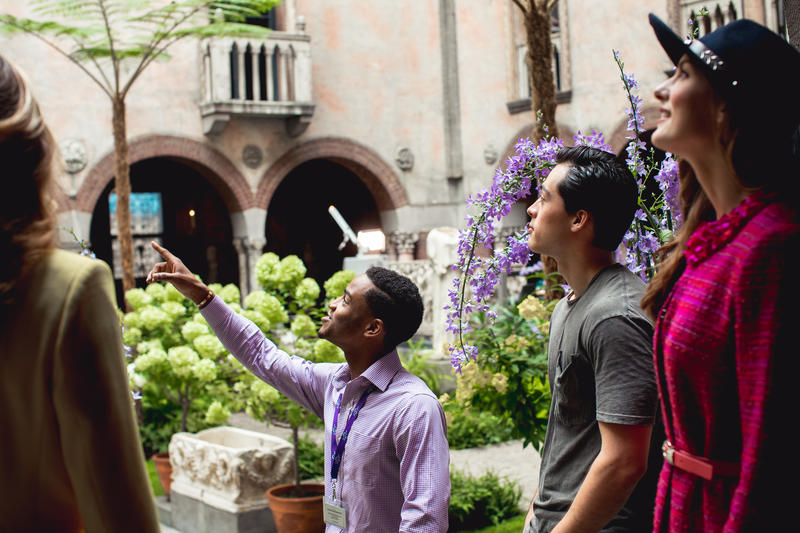 Museum Teacher in the Gardner's Courtyard. Photo by Natasha Moustache.