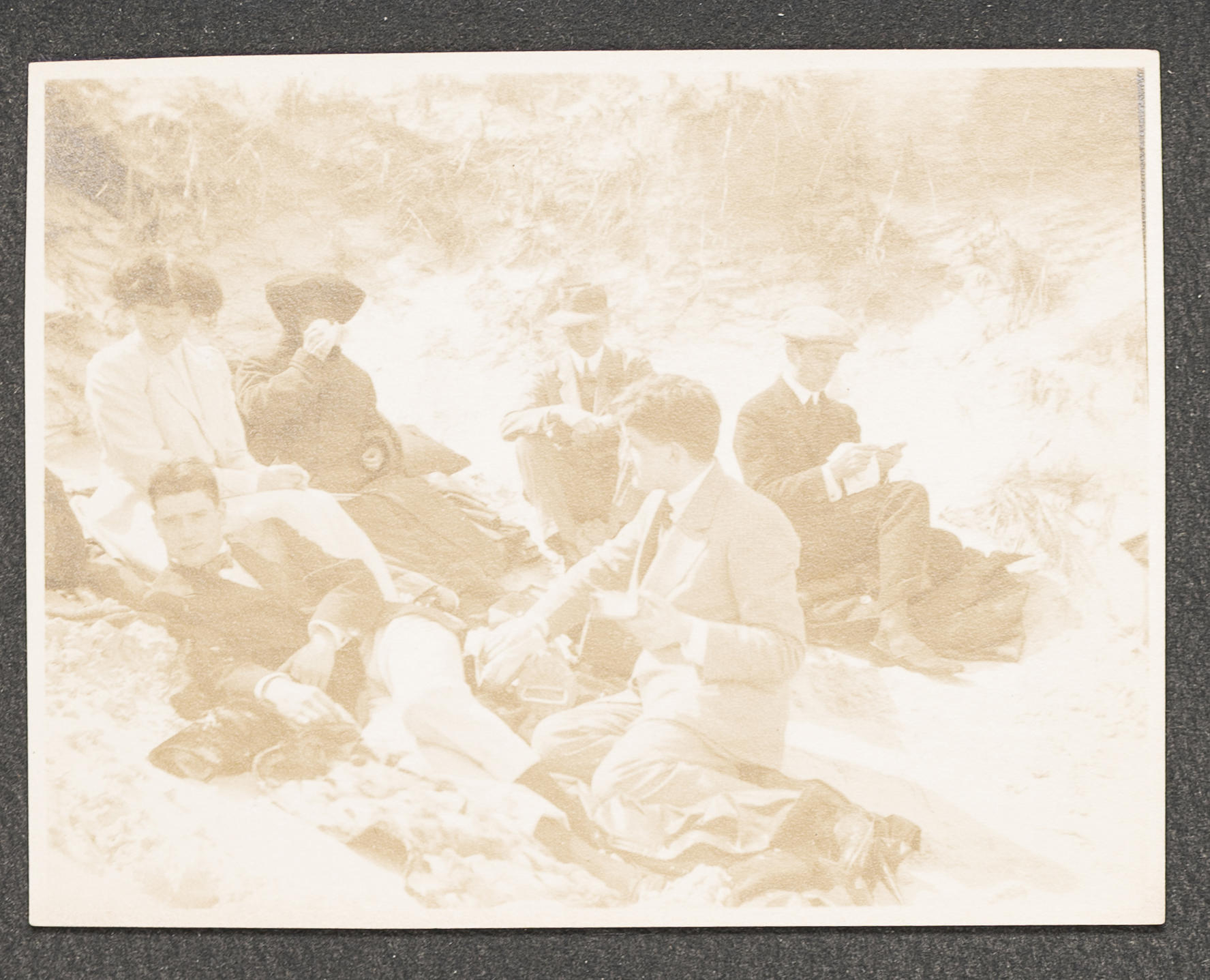 Isabella Stewart Gardner Picnicking with Friends, Gloucester, Massachusetts, 17–18 April 1909