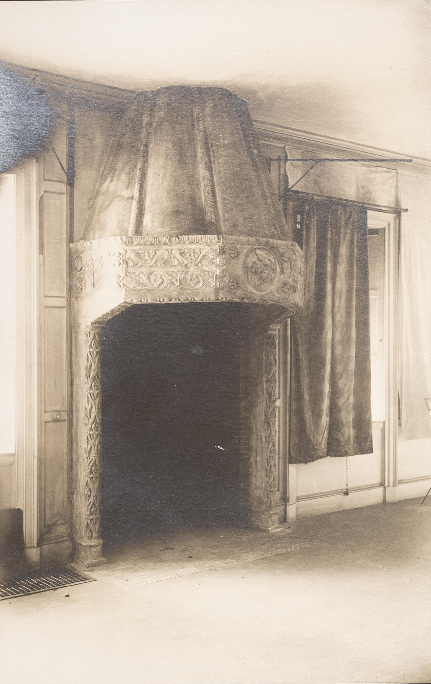 American, Sargent Fireplace at Green Hill, Brookline, Massachusetts, May 1919