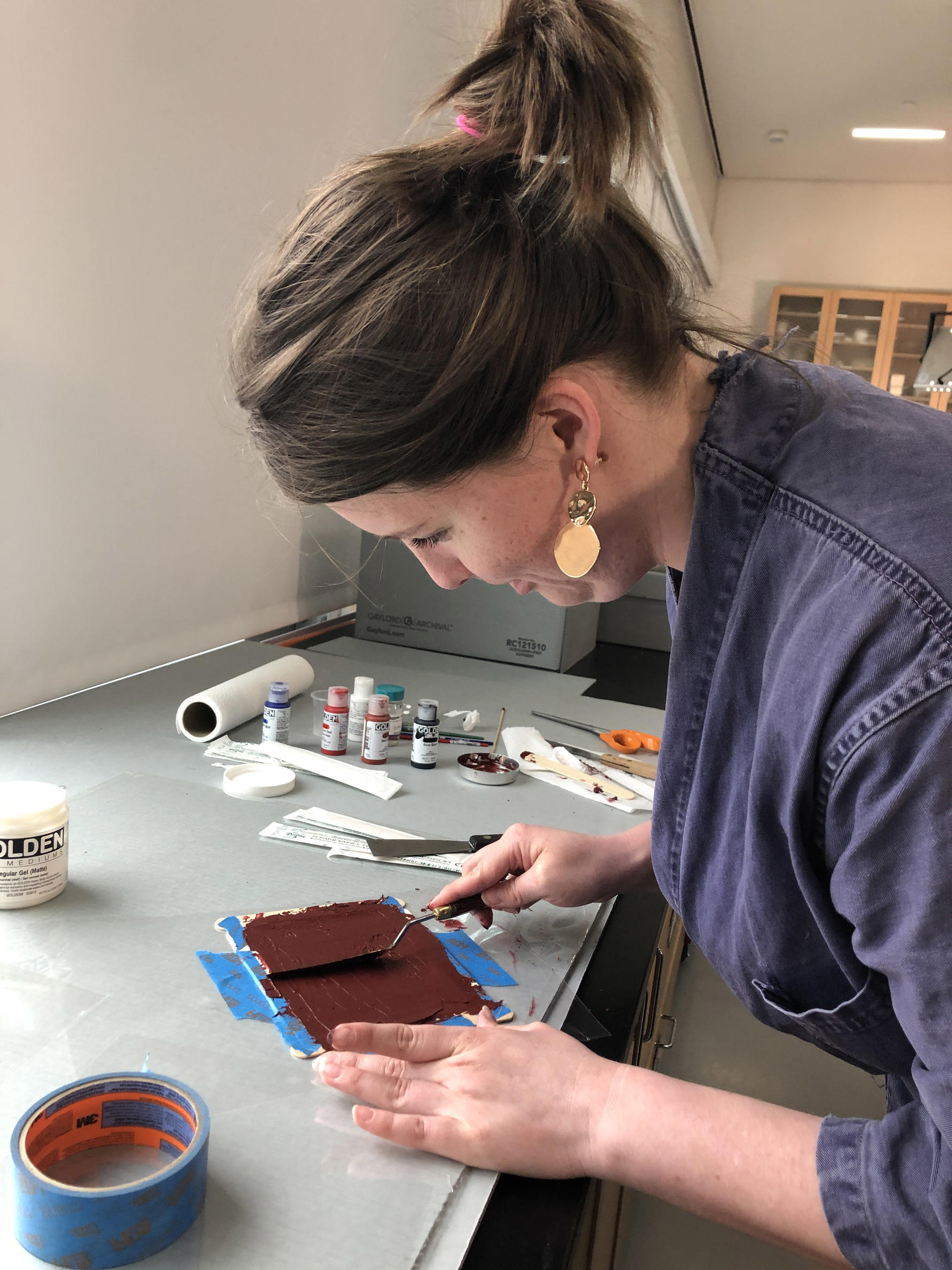 Hanging bookcase during 2019 conservation treatment