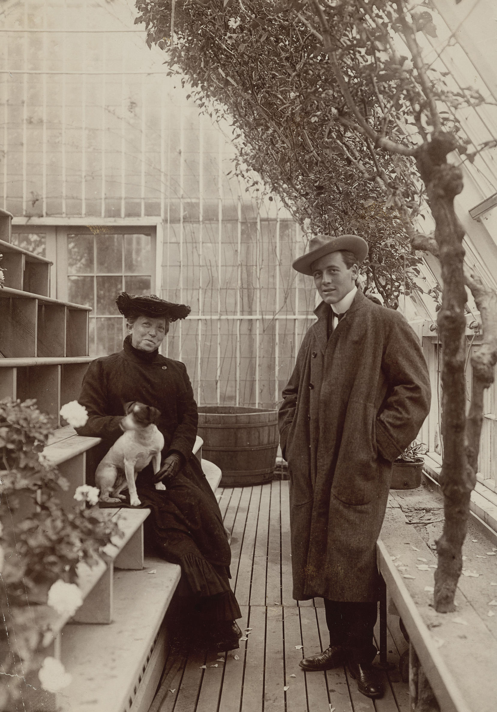 Isabella and Kitty Wink with Giuseppe Della Gherardcesca, from Guest Book Volume VI, inside back cover, 20 July 1902. Photo: Julia Featheringill.