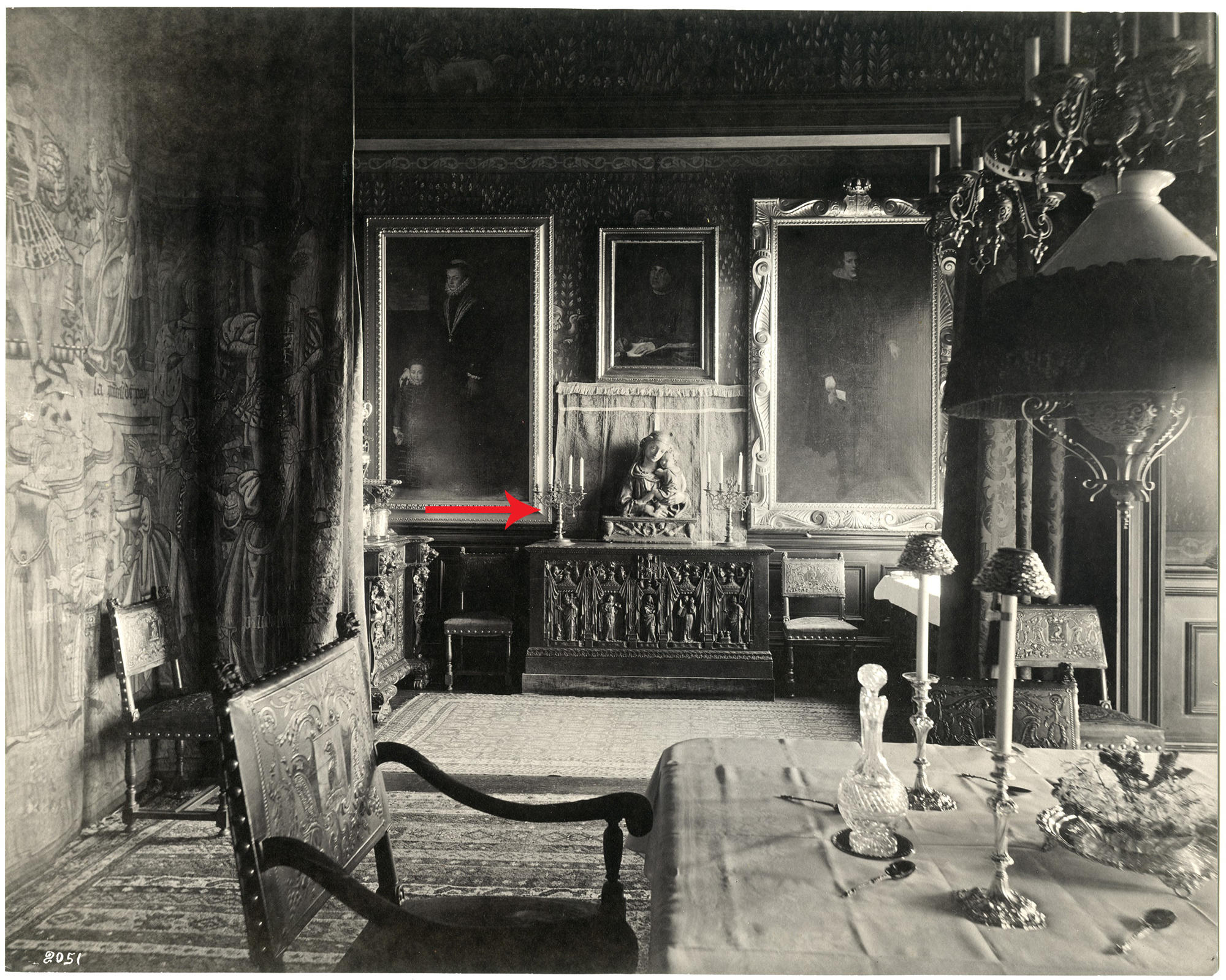 a black and white image of Isabella's apartment