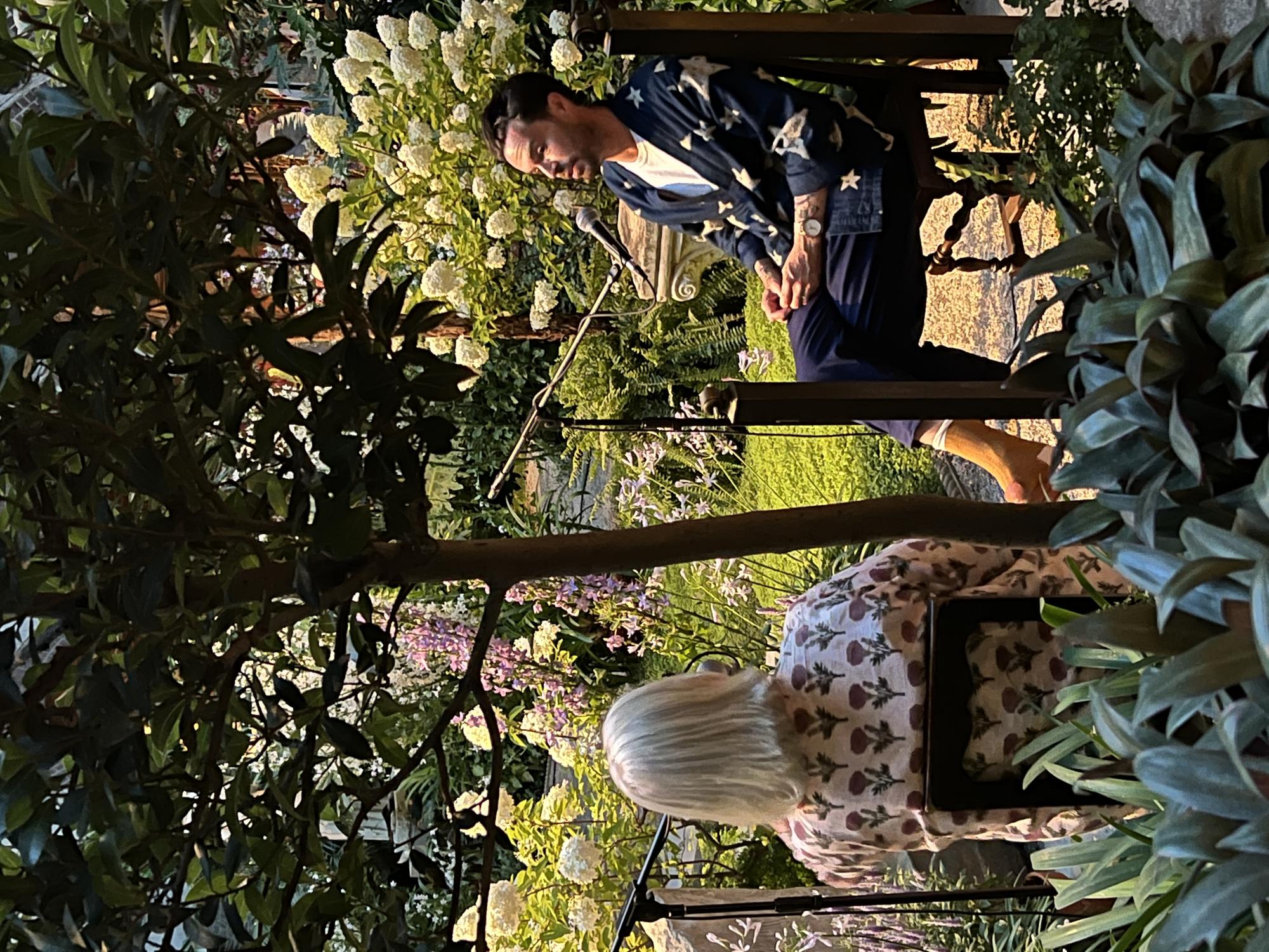 Pieranna Cavalchini and Oliver Jeffers hold a talk in the Courtyard, August 2022.