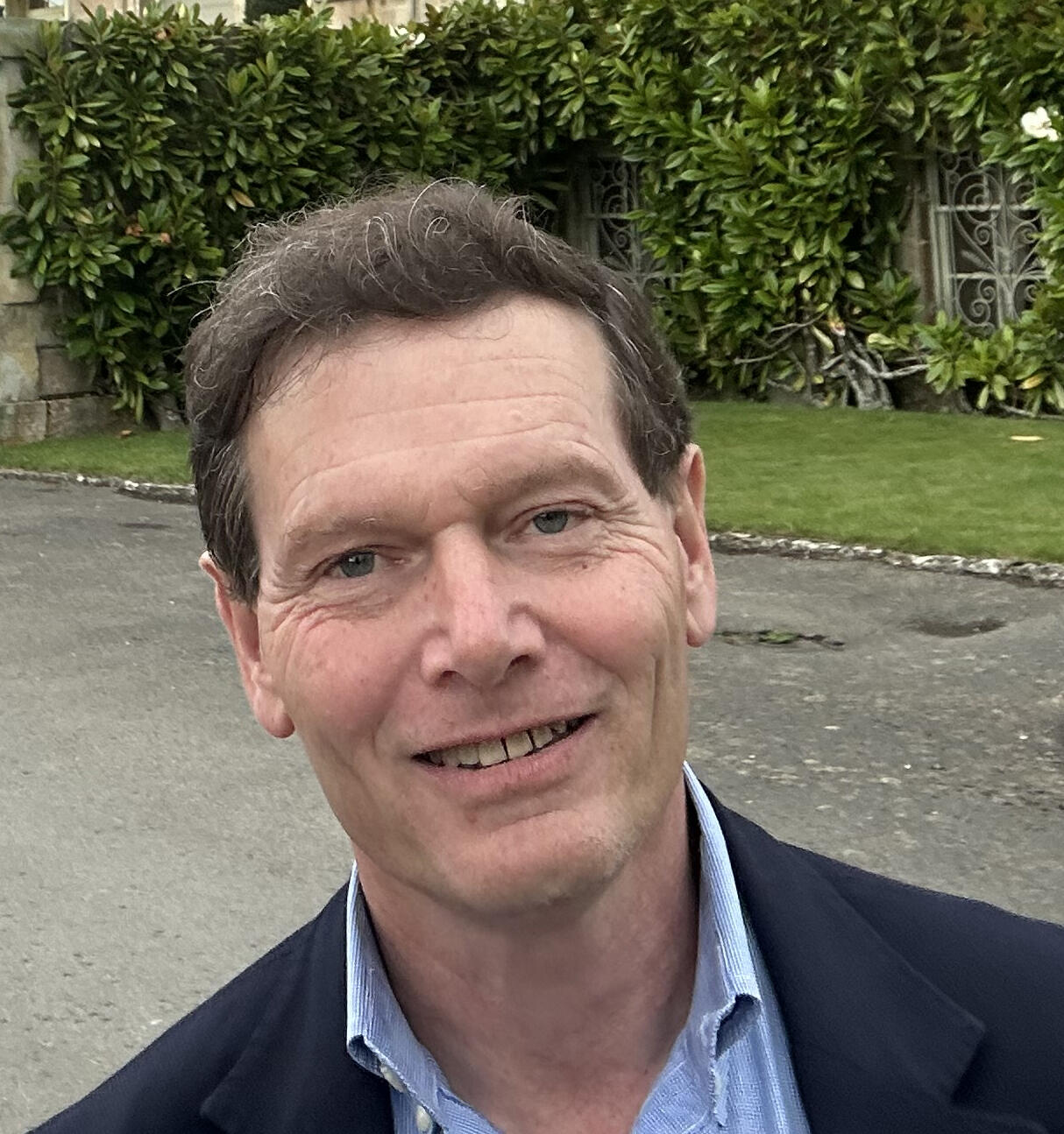 Headshot of Michael Zell