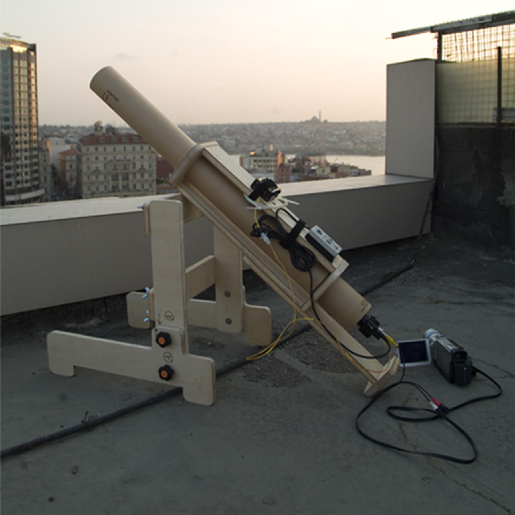 Taro Shinoda's telescope in Istanbul, Turkey, 2007.