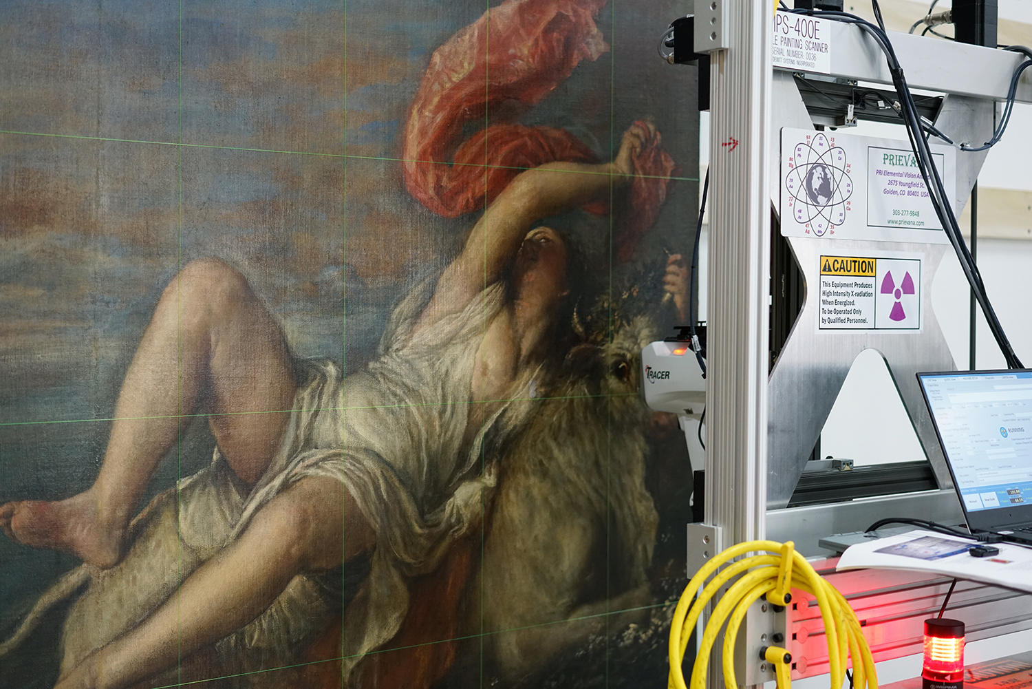 The elemental spectrometer analyzes Europa.