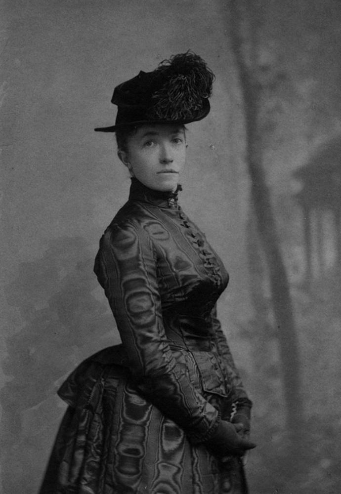 John Thomson, Isabella Stewart Gardner (1888). Courtesy of the Isabella Stewart Gardner Museum.