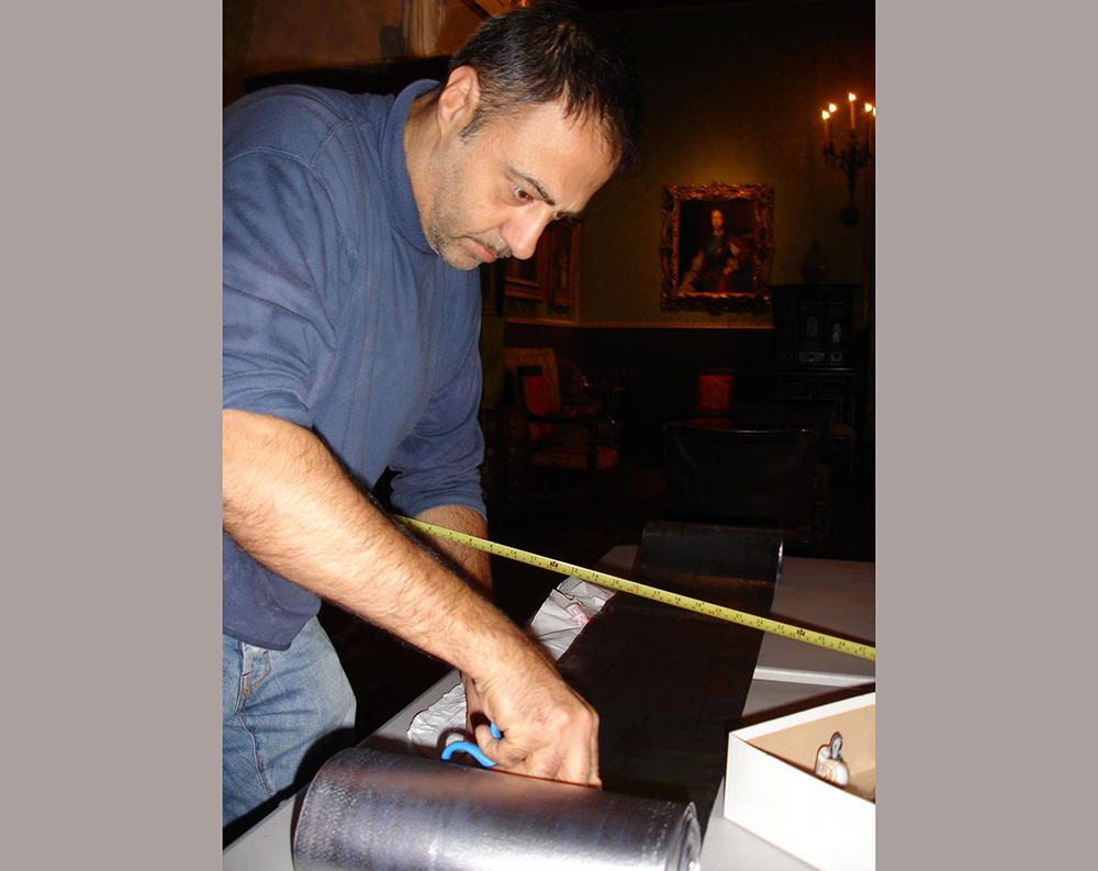 Michele Iodice creating a lead serving platter for A Pagan Feast a holiday table he designed for the Dutch Room, 2006. Image by Clements/Howcroft Photography.